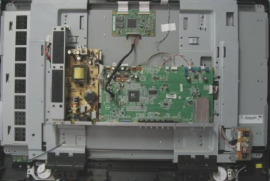 海信電視場幅縮小，原有的二個游戲功能及二檔AV輸入消失，電源打開后開關后即可開機