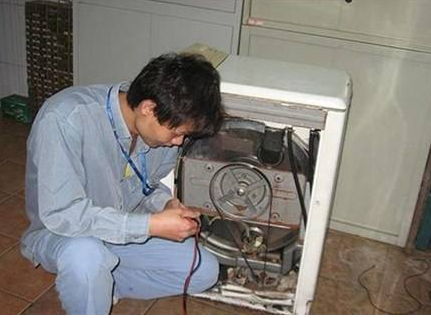 小天鵝洗衣機(jī)有時(shí)漏電，有觸電的感覺，怎么辦？