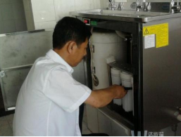 活性炭顆?；騊P熔噴濾芯是不是阻塞,致泵頭水沒法送出