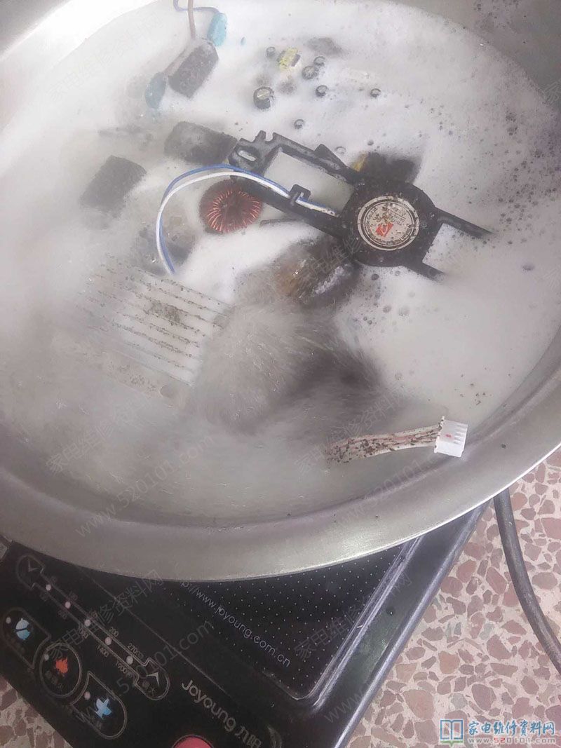 上星期顧客維修電滋爐都沒修,決策開啟看一下,不要看不曉得一看