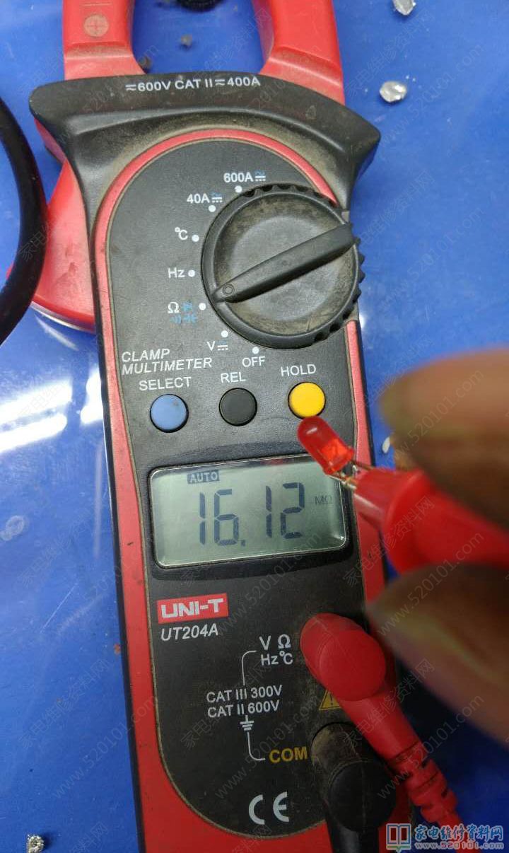接修一臺中威牌(仿冒)電滋爐,客戶說成以前壞掉無法開機,有燈