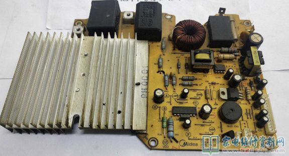 上電試機(jī)放鍋有滴滴打車聲不加溫,拆卸開(kāi)啟一看板子很新大概一查