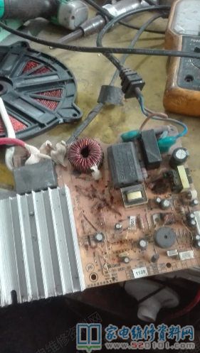 接修一臺美的電滋爐,故障主要表現為不加溫且風機轉,把膠消除故