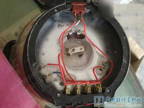 電鍋插座,電源插頭,底鍋電極連接線、底鍋圓形發(fā)熱管這些