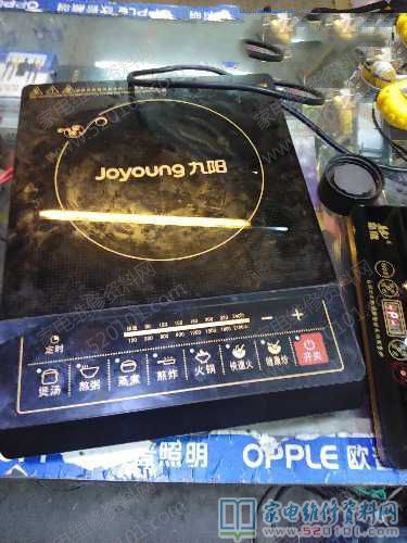 接修一臺九陽電磁爐,故障主要表現為燈亂閃,不轉,不加溫