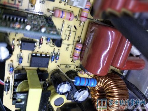 尋找市電檢驗(yàn)電阻330K,懸在空中一腳測(cè)的電阻值一切正常