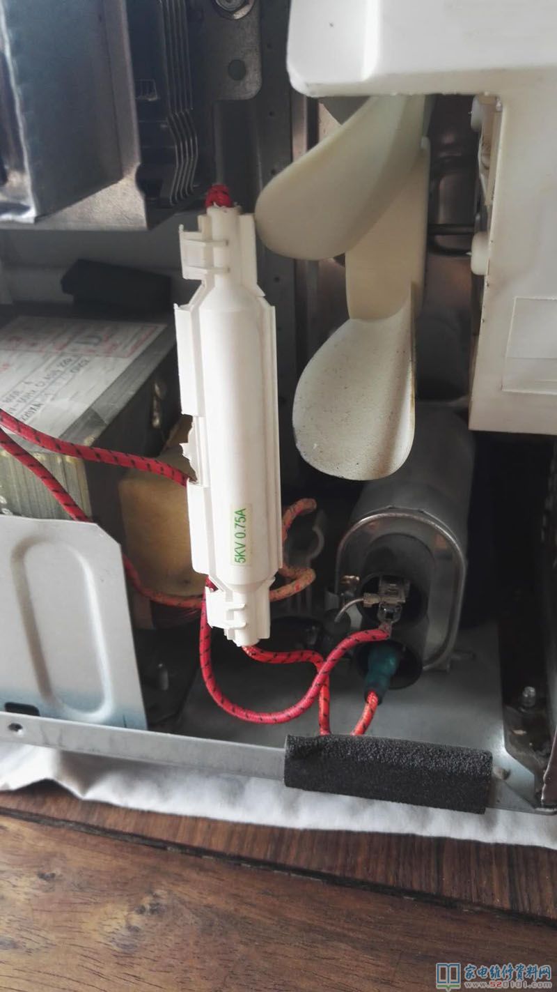 格蘭仕微波爐,開機后燈亮了,設(shè)置時間,輕按運行全是沒問題的,