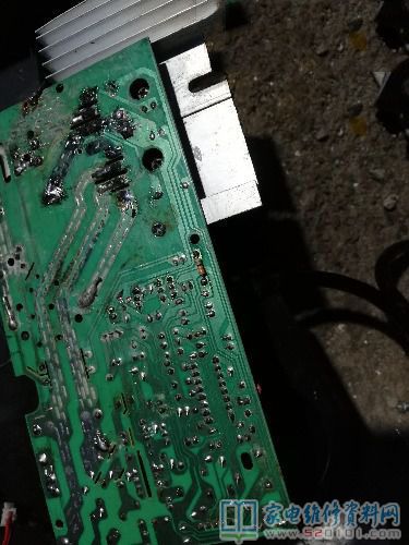 仿冒電滋爐拆卸后估測保險管已爆,測得功率管燒的關斷
