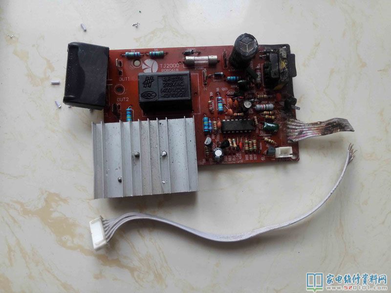 接修一臺仿冒觸碰電滋爐,插電無反映。從外邊看還挺新的,拆卸一