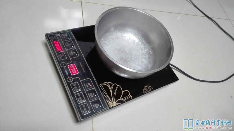 galanzCH2082電滋爐,常見故障主要表現(xiàn)是插電無反映