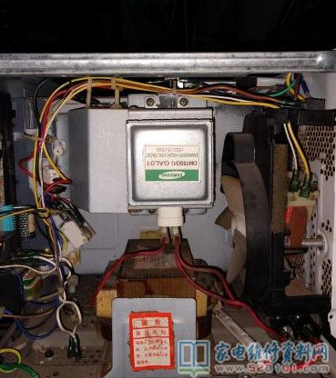 接一位客戶電話報障微波爐故障,故障狀況為風扇不轉,依照用戶規