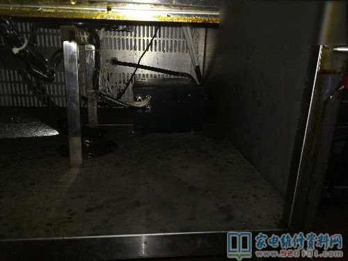 副開關電源、電腦版本和壓串聯諧振都裝在一個“黑匣子”里邊,接