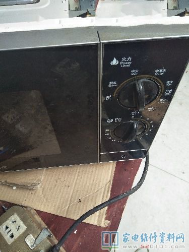 格蘭仕微波爐來我維修中心,常見故障主要表現為插電不加溫,規定