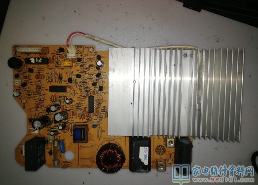 電滋爐插電后傳出一聲“嘀”音,按開重要開機后風機旋轉一切正常