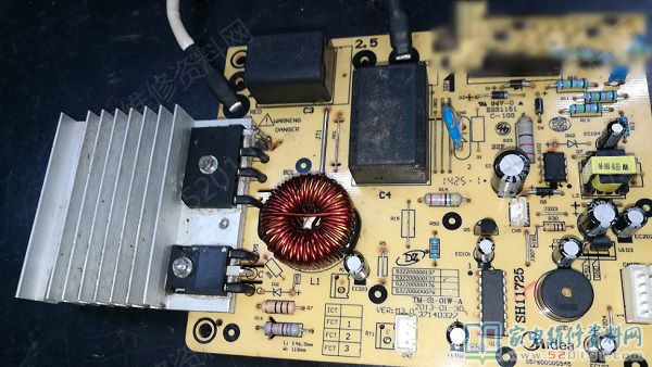 電滋爐回來一塊科學研究,開啟里邊蟑螂一大群,所有清除后再清理