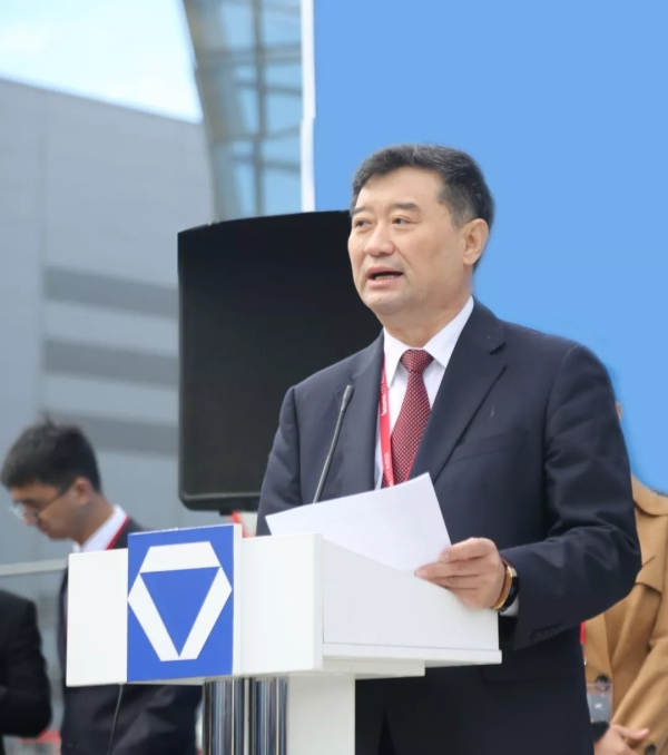 中國工程機械工業協會副會長兼秘書長蘇子孟在開幕儀式上致辭