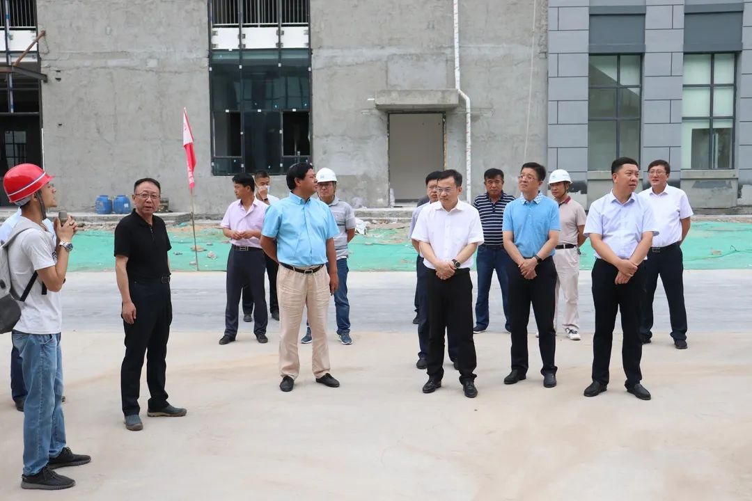 寧夏回族自治區人民政府副主席賴蛟到銀川智能終端產業園項目調研