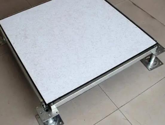 無(wú)邊全鋼防靜電地板學(xué)校專用地板